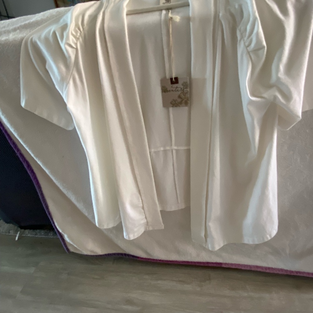 Elegant White Women's Sleepwear Robe